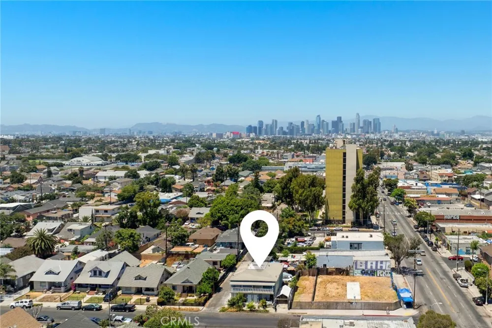 1063 E 49th Place Los Angeles, CA 90011