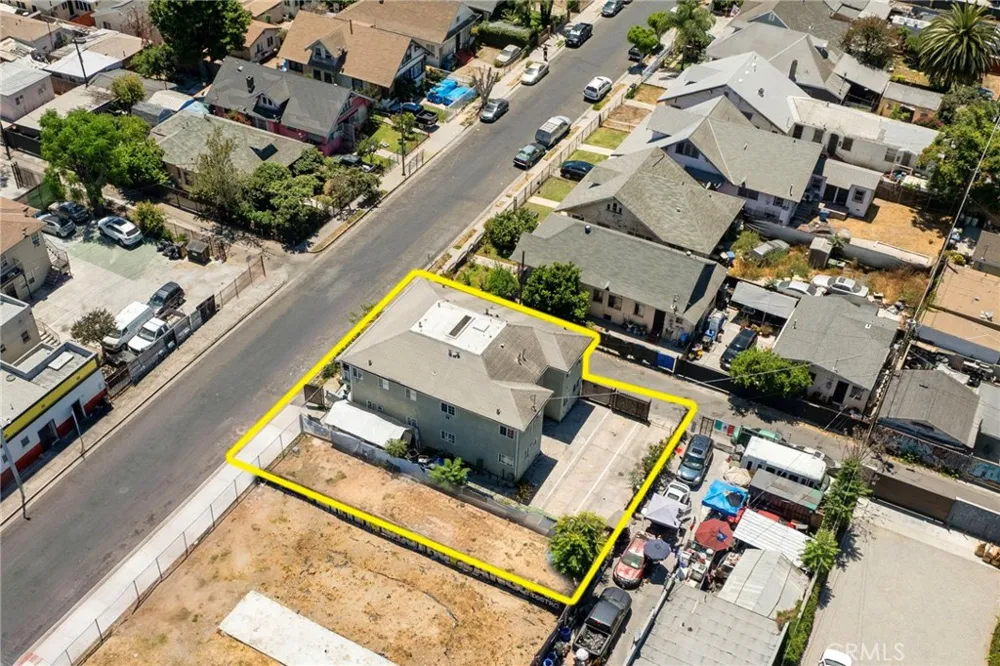 1063 E 49th Place Los Angeles, CA 90011