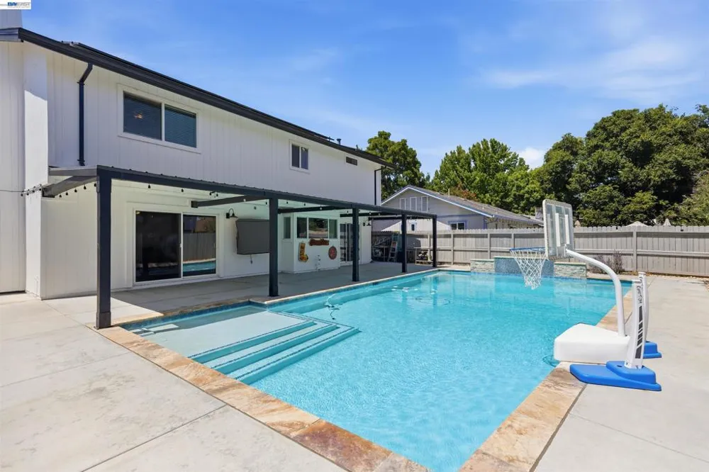 470 Edwards st Winters, CA 95694