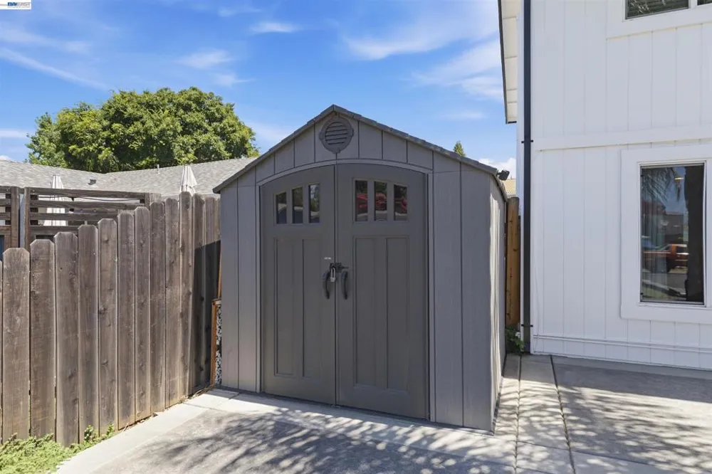 470 Edwards st Winters, CA 95694