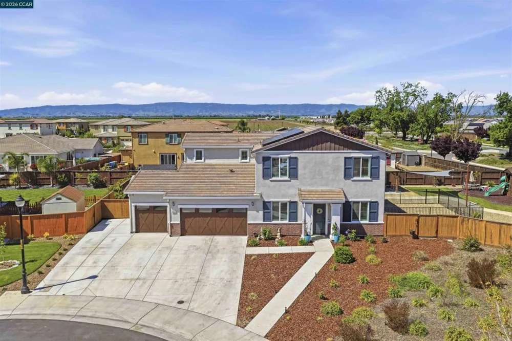 1655 Apricot Ct Dixon, CA 95620