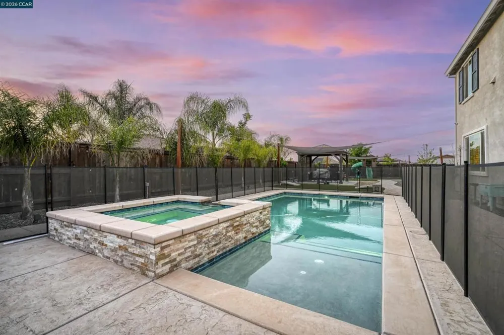 1655 Apricot Ct Dixon, CA 95620