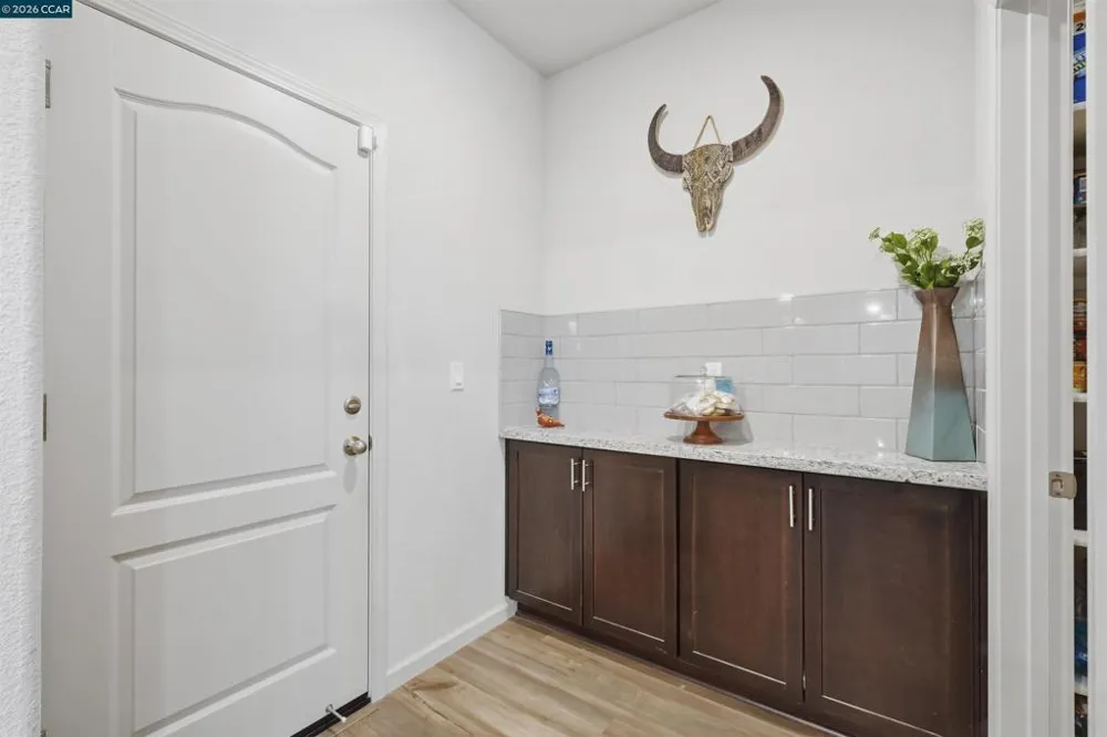 1655 Apricot Ct Dixon, CA 95620