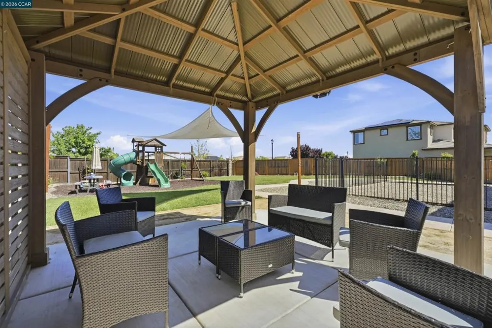 1655 Apricot Ct Dixon, CA 95620