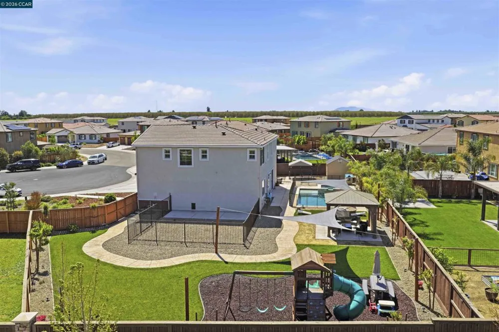1655 Apricot Ct Dixon, CA 95620