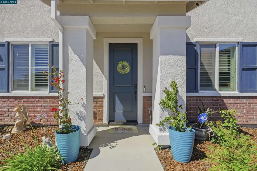 1655 Apricot Ct Dixon, CA 95620