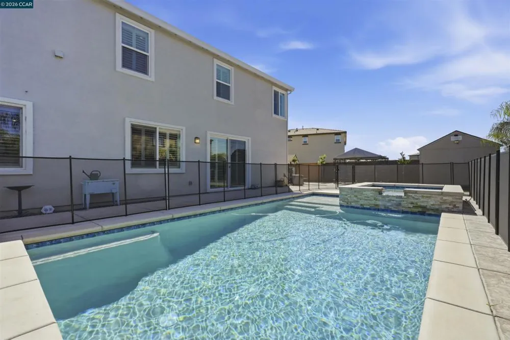 1655 Apricot Ct Dixon, CA 95620