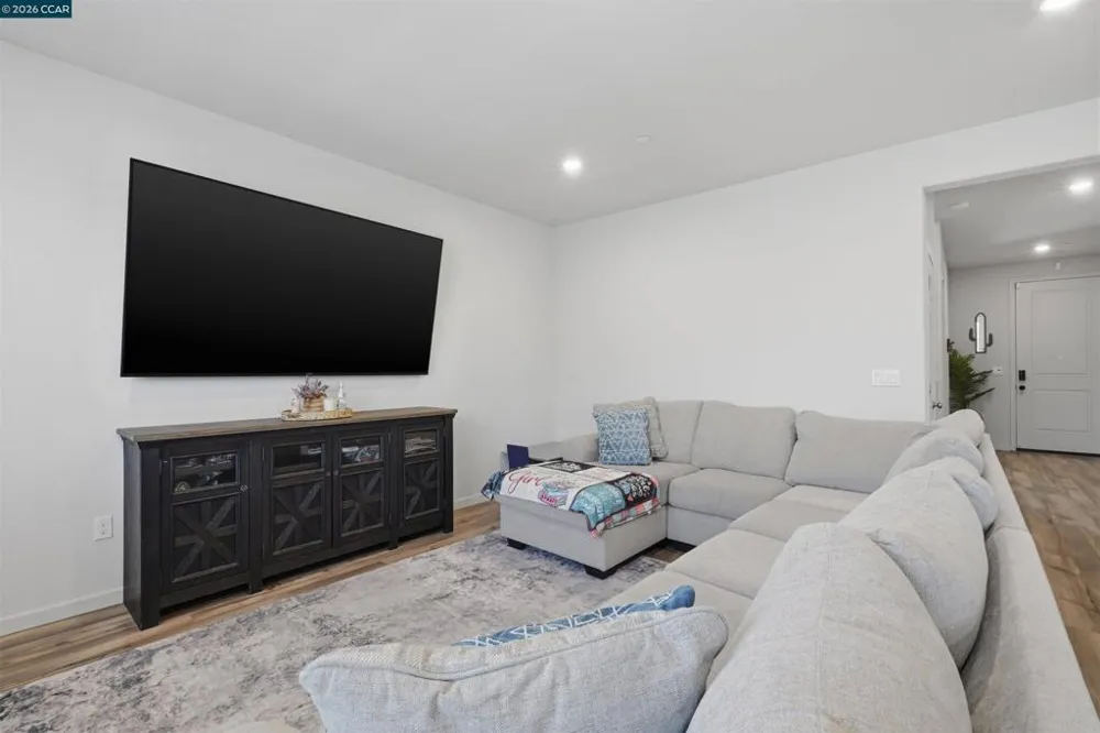 1655 Apricot Ct Dixon, CA 95620