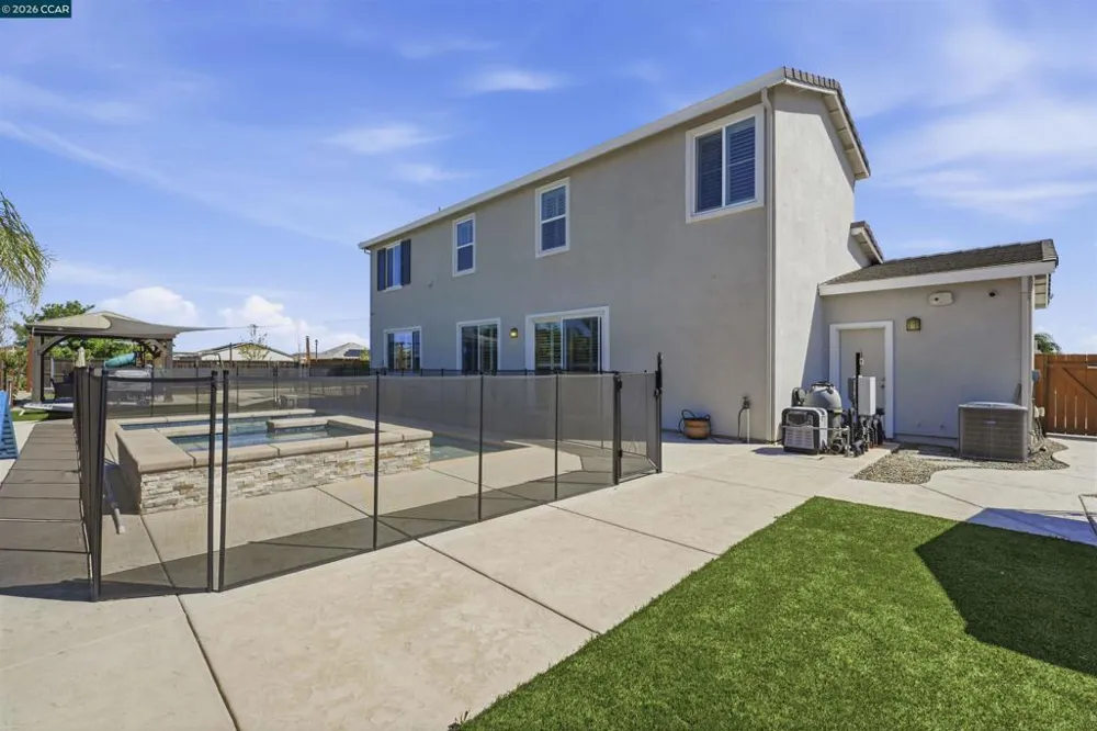 1655 Apricot Ct Dixon, CA 95620
