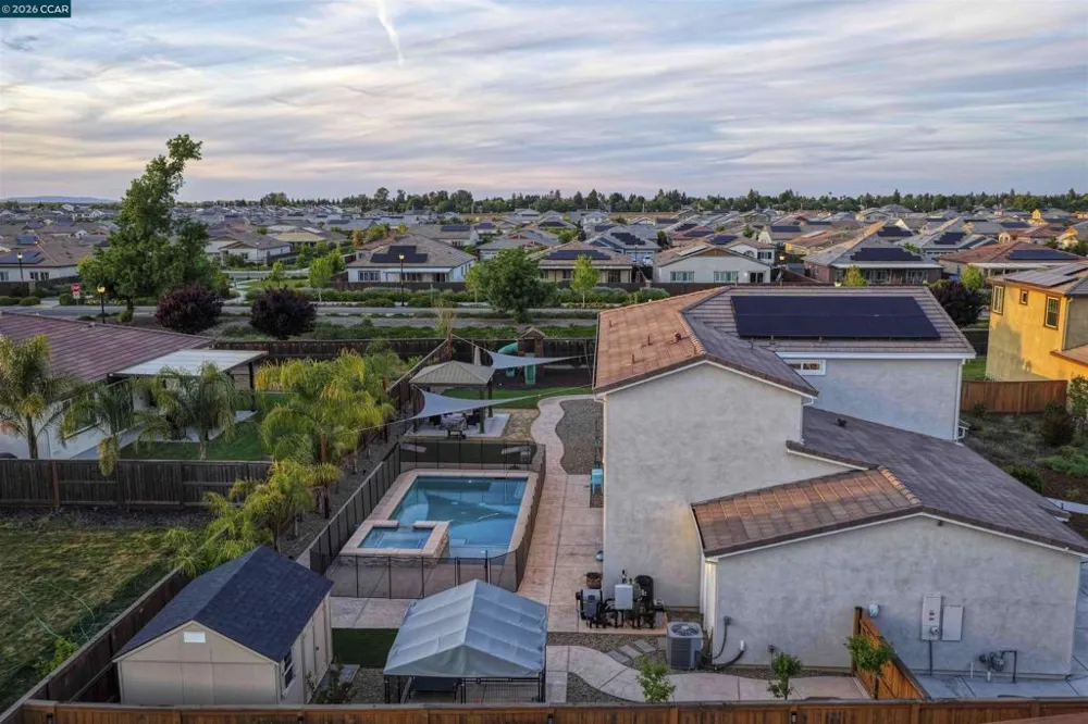 1655 Apricot Ct Dixon, CA 95620