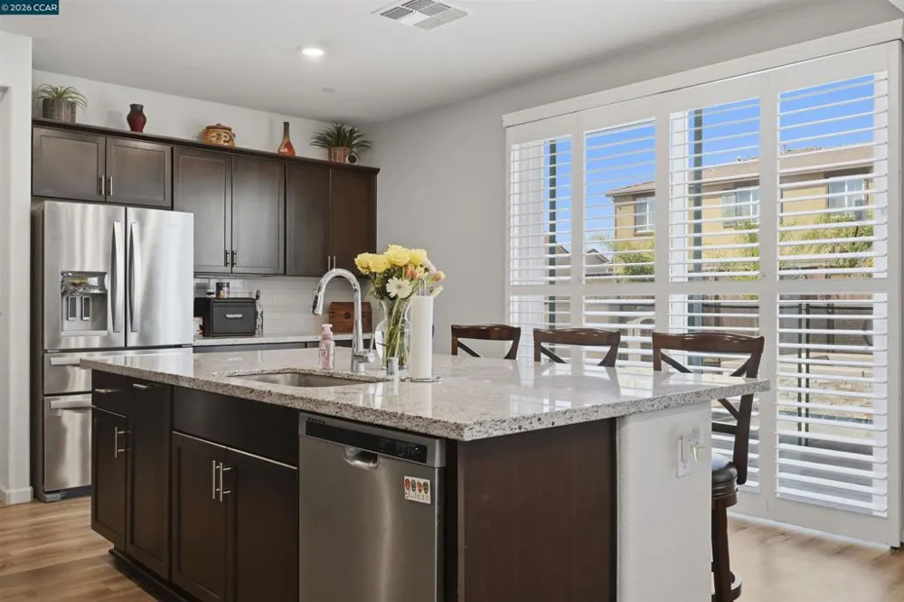 1655 Apricot Ct Dixon, CA 95620
