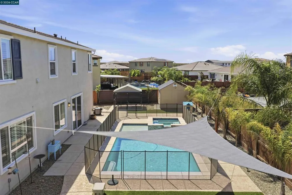 1655 Apricot Ct Dixon, CA 95620
