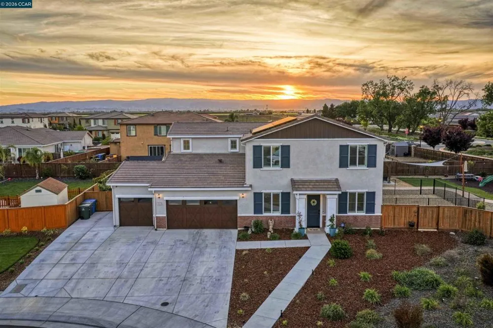 1655 Apricot Ct Dixon, CA 95620