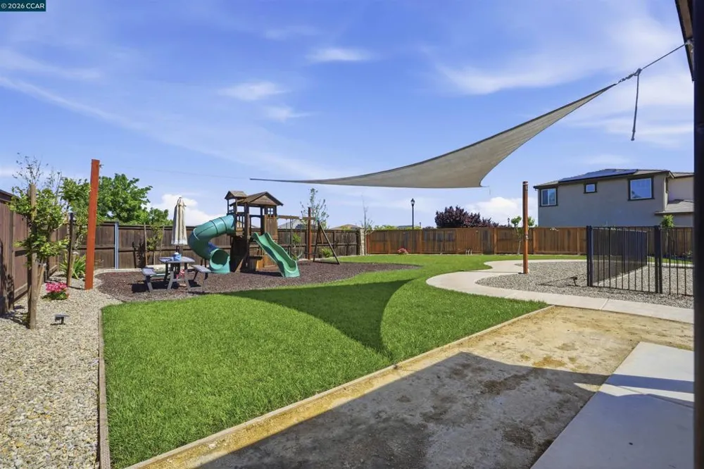 1655 Apricot Ct Dixon, CA 95620