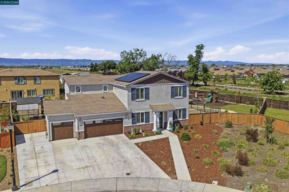 1655 Apricot Ct Dixon, CA 95620