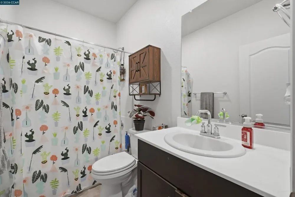 1655 Apricot Ct Dixon, CA 95620