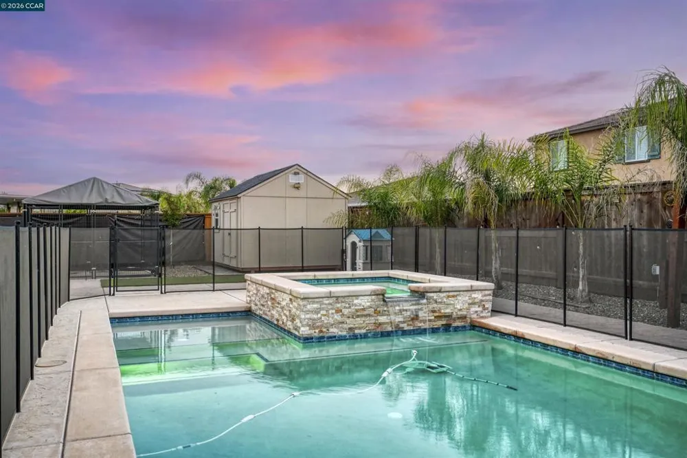 1655 Apricot Ct Dixon, CA 95620