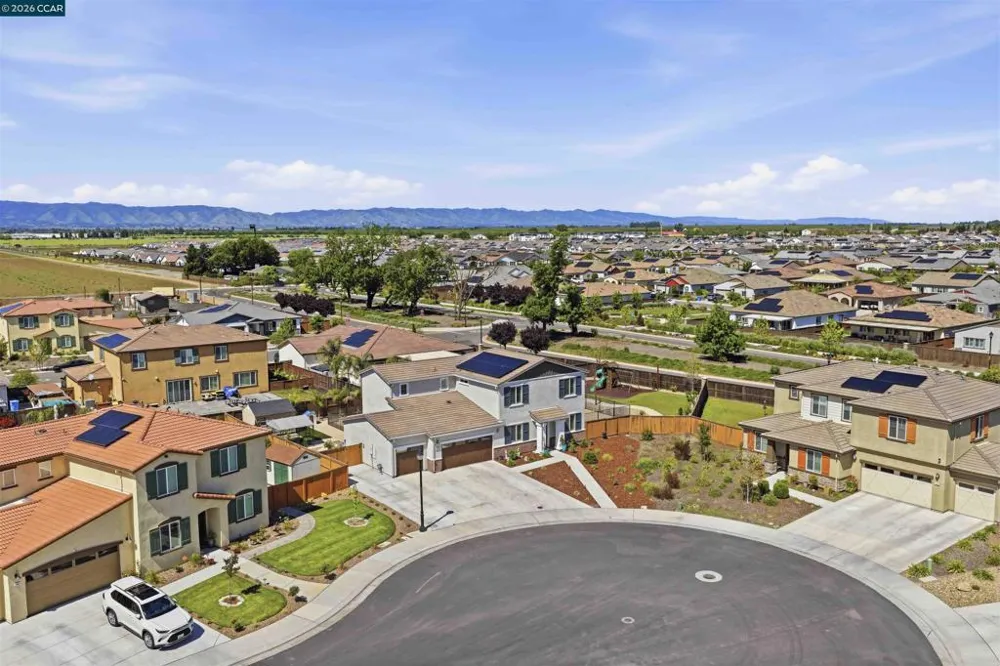 1655 Apricot Ct Dixon, CA 95620