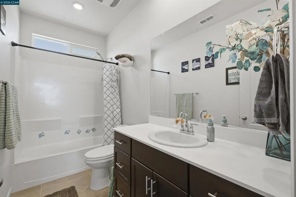 1655 Apricot Ct Dixon, CA 95620