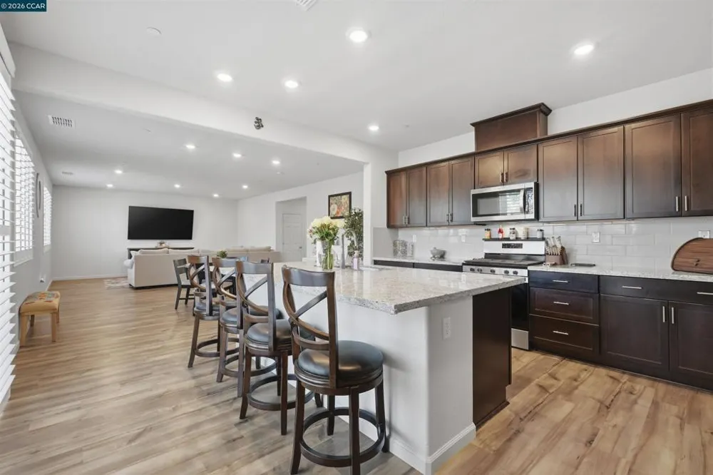 1655 Apricot Ct Dixon, CA 95620