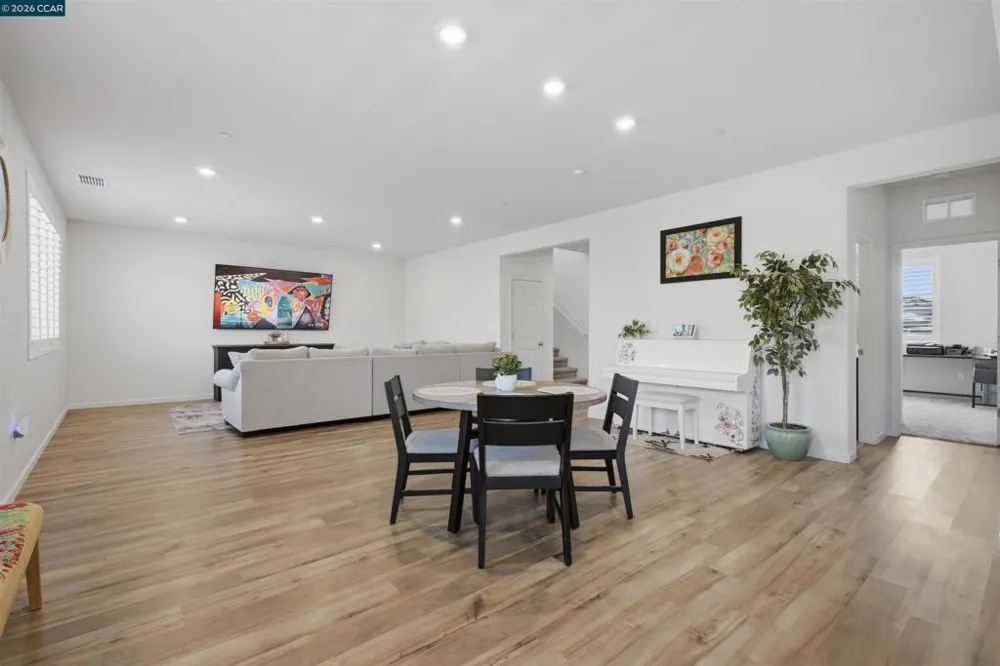 1655 Apricot Ct Dixon, CA 95620