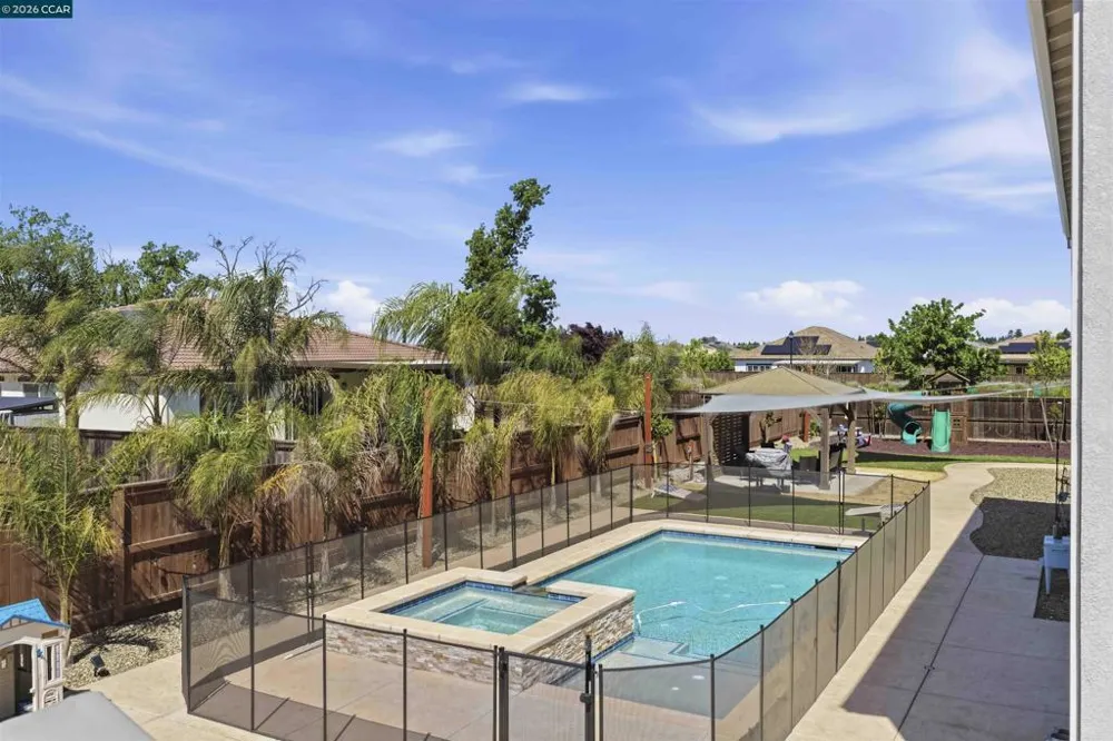 1655 Apricot Ct Dixon, CA 95620