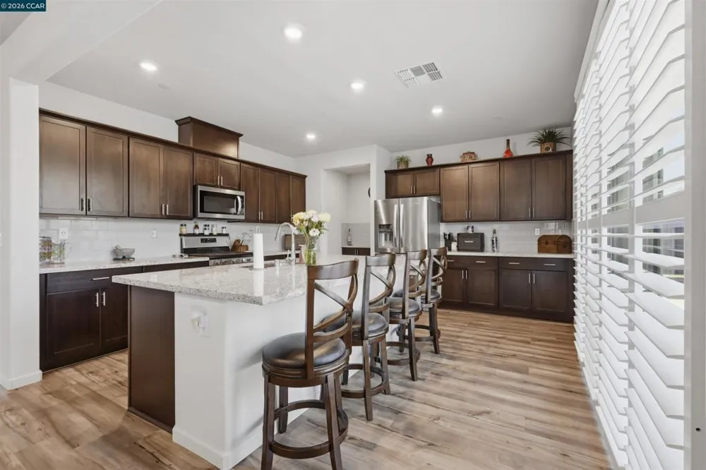 1655 Apricot Ct Dixon, CA 95620