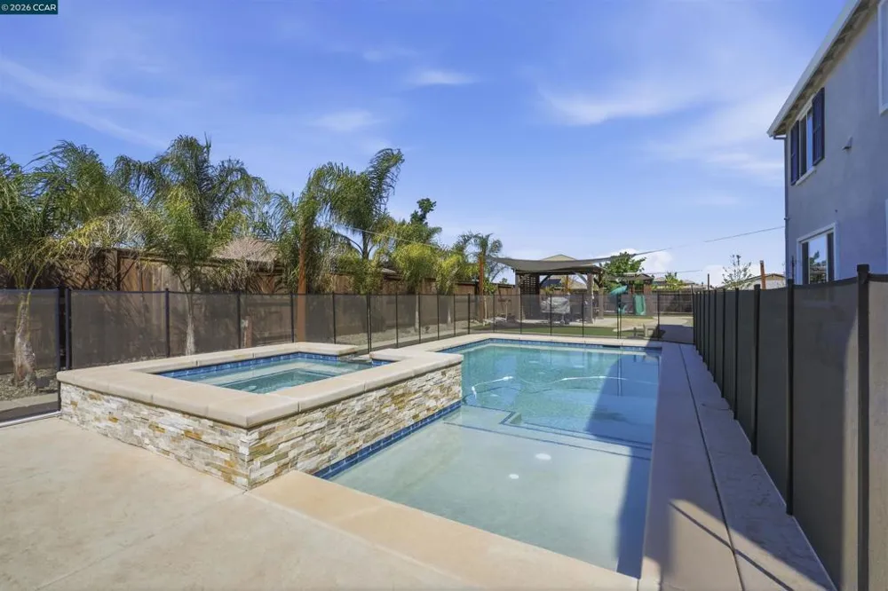 1655 Apricot Ct Dixon, CA 95620