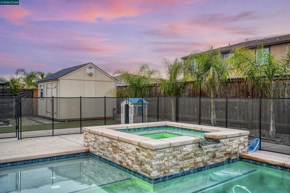 1655 Apricot Ct Dixon, CA 95620