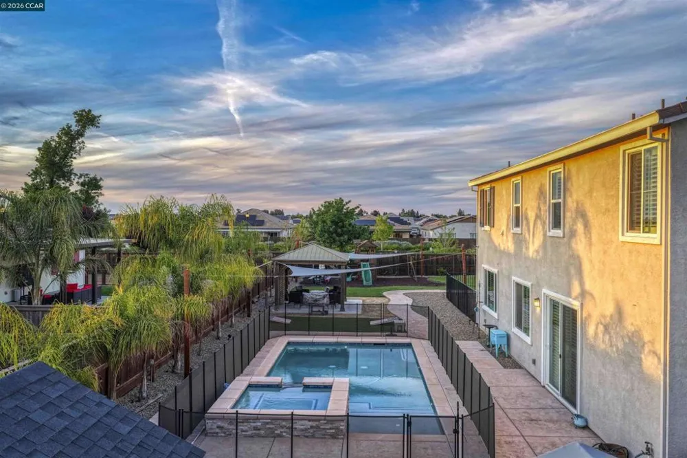 1655 Apricot Ct Dixon, CA 95620