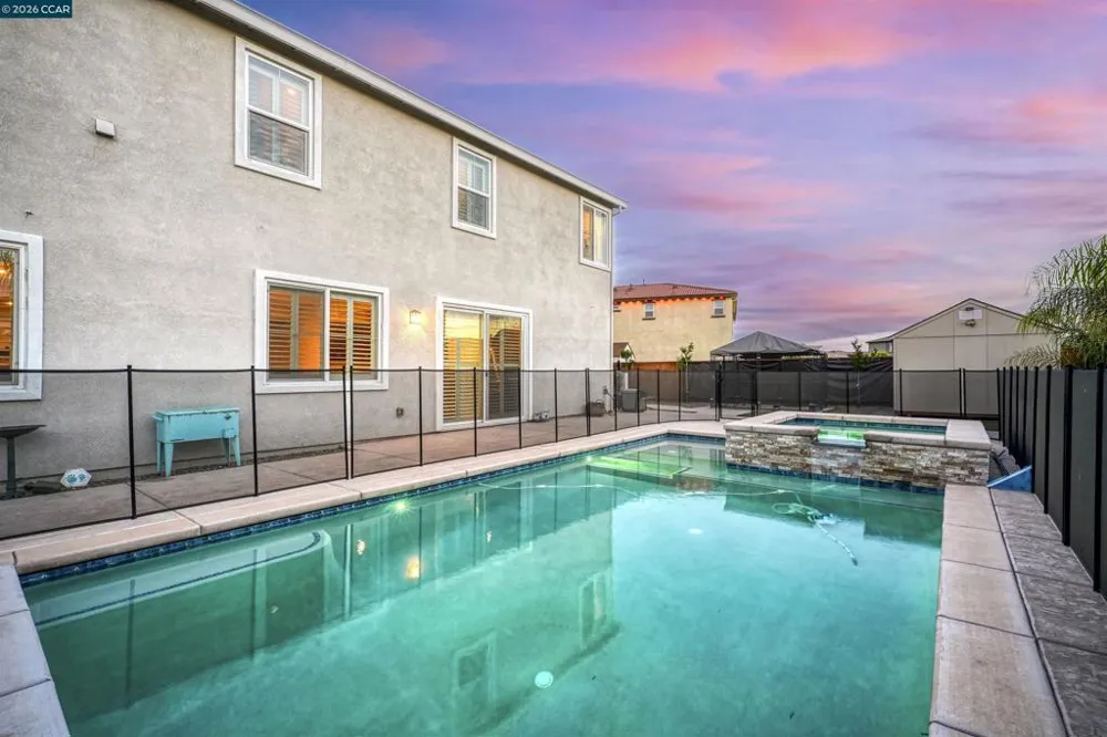 1655 Apricot Ct Dixon, CA 95620