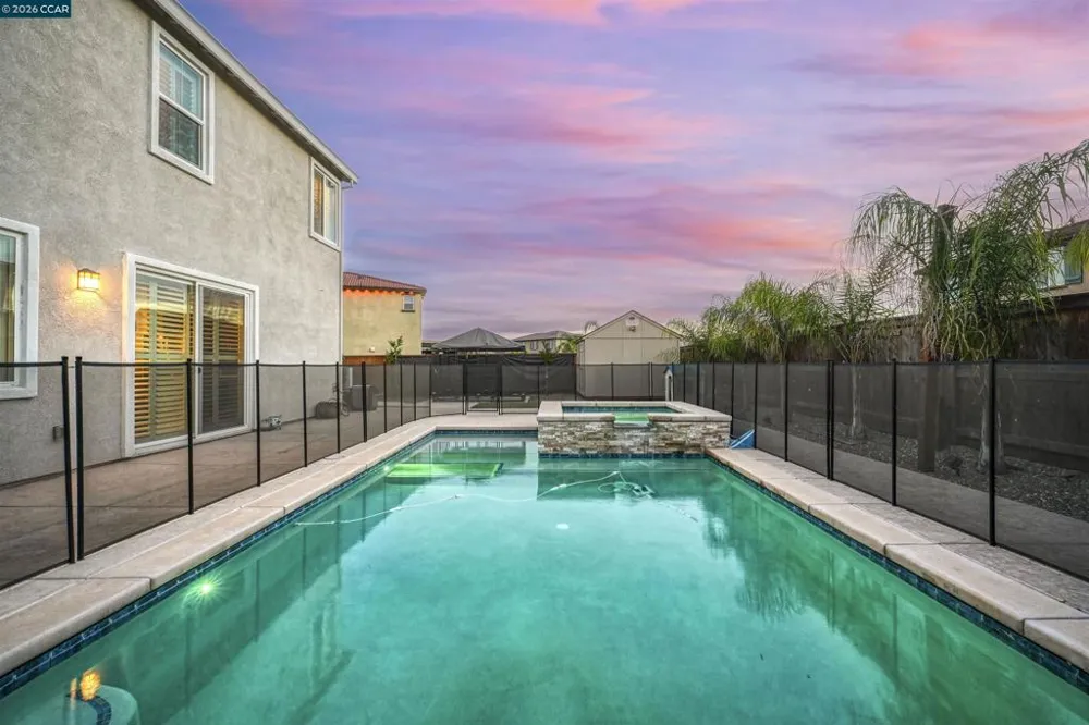 1655 Apricot Ct Dixon, CA 95620