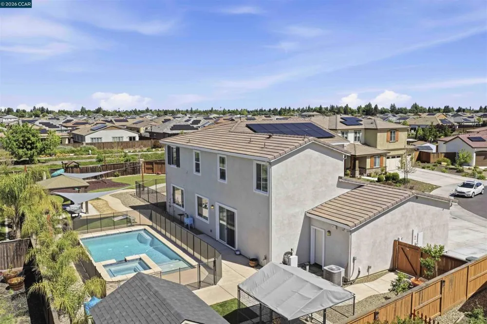 1655 Apricot Ct Dixon, CA 95620
