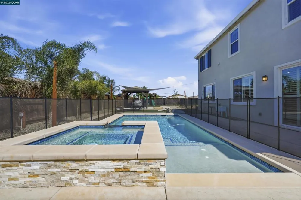 1655 Apricot Ct Dixon, CA 95620