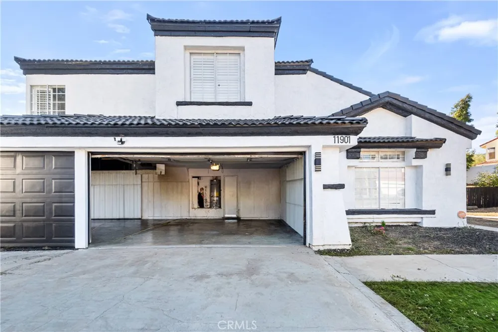 11901 Vista De Cerros Moreno Valley, CA 92555