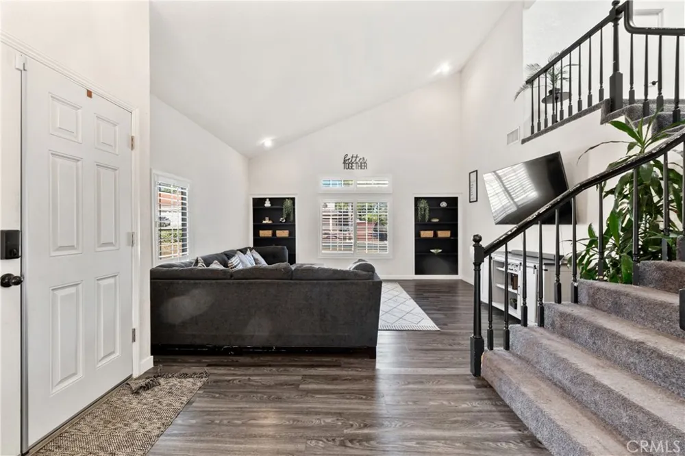 11901 Vista De Cerros Moreno Valley, CA 92555