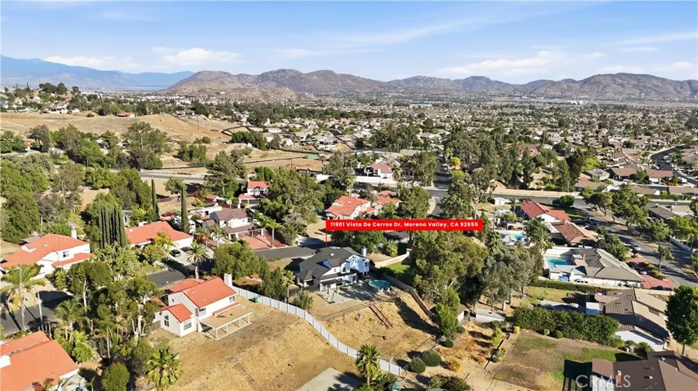 11901 Vista De Cerros Moreno Valley, CA 92555