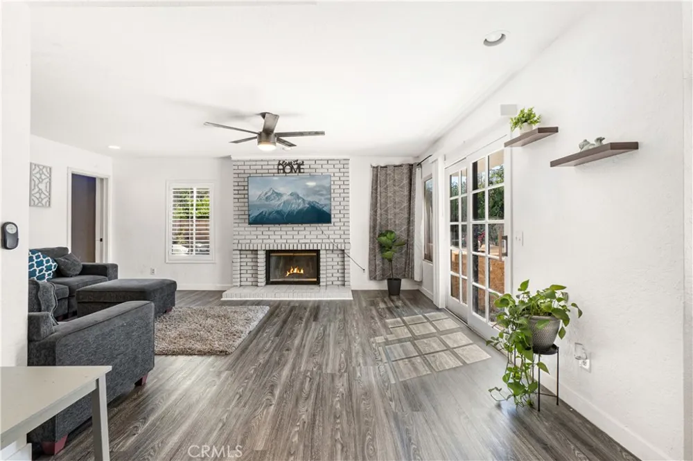 11901 Vista De Cerros Moreno Valley, CA 92555