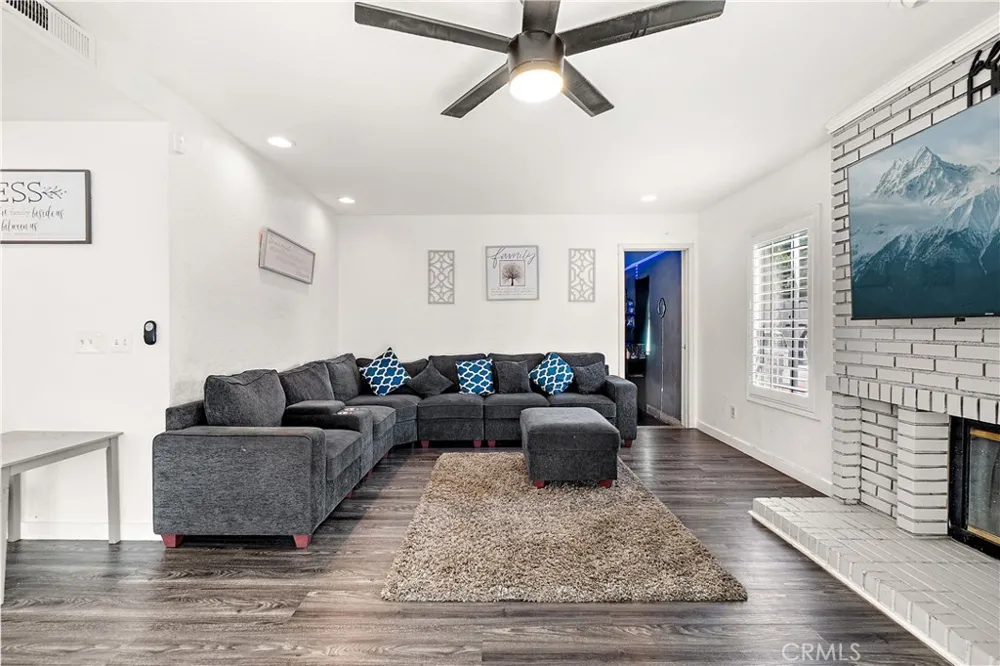 11901 Vista De Cerros Moreno Valley, CA 92555