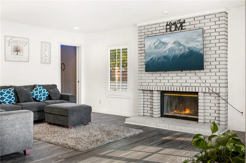 11901 Vista De Cerros Moreno Valley, CA 92555