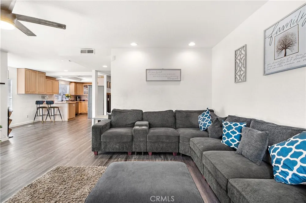 11901 Vista De Cerros Moreno Valley, CA 92555
