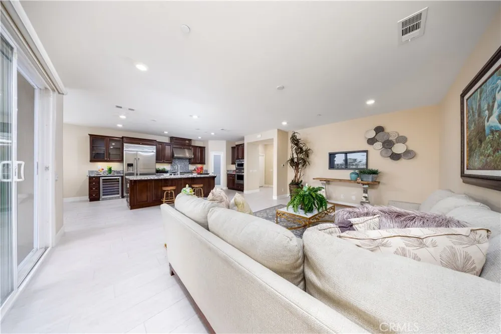 21086 Willow Heights Diamond Bar, CA 91765
