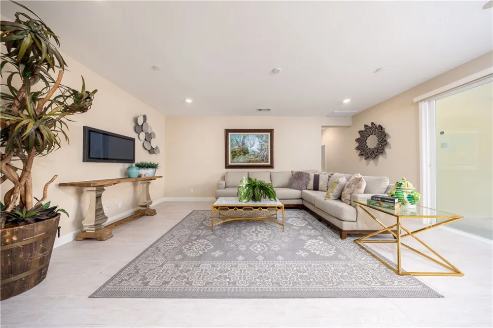 21086 Willow Heights Diamond Bar, CA 91765
