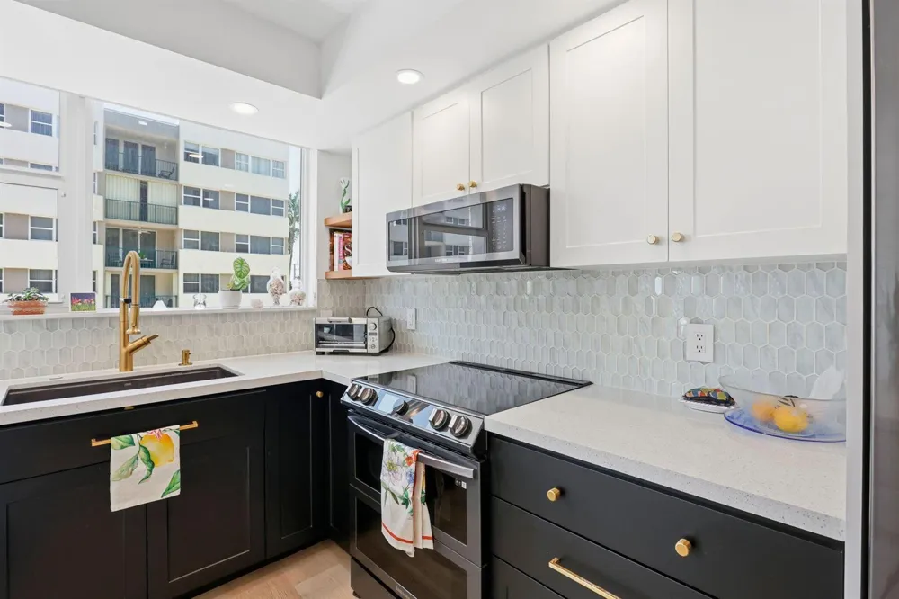 1239 Hillsboro Mile #302 Hillsboro Beach, FL 33062