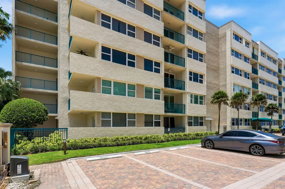 1239 Hillsboro Mile #302 Hillsboro Beach, FL 33062