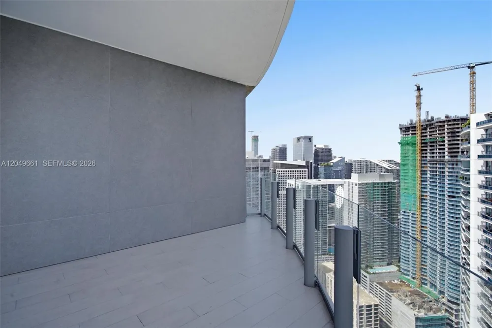 300 Biscayne Boulevard Way #4808W Miami, FL 33131
