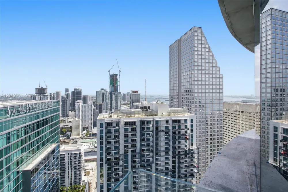 300 Biscayne Boulevard Way #4808W Miami, FL 33131