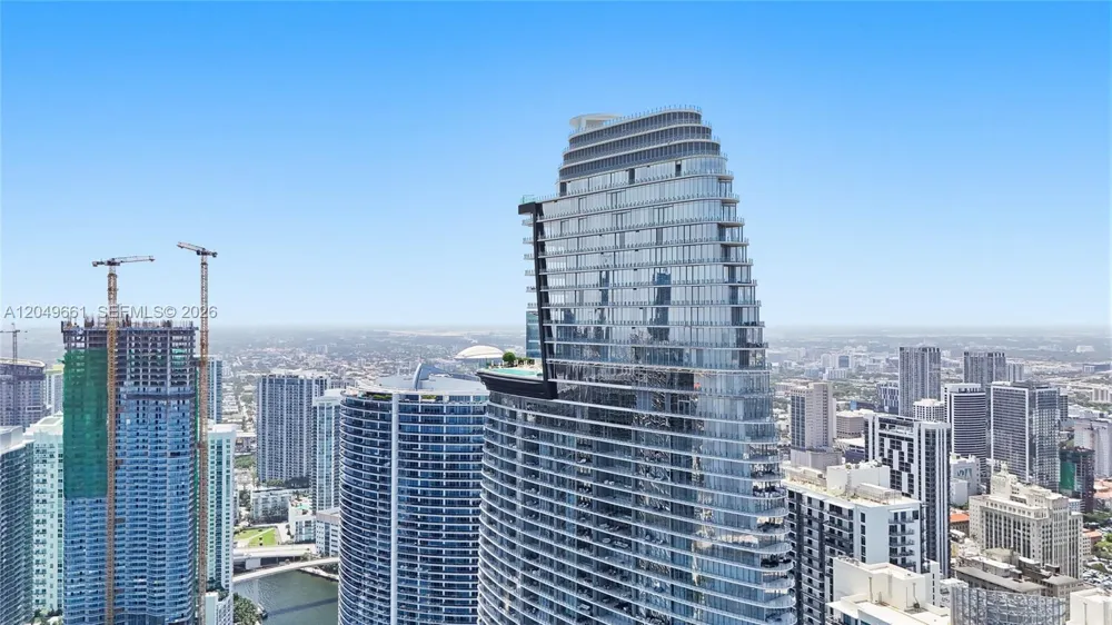 300 Biscayne Boulevard Way #4808W Miami, FL 33131