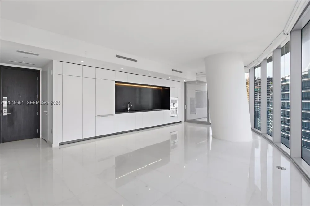 300 Biscayne Boulevard Way #4808W Miami, FL 33131