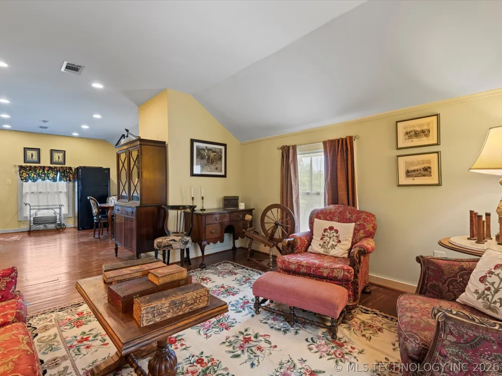 535 E 14th Street Bartlesville, OK 74003